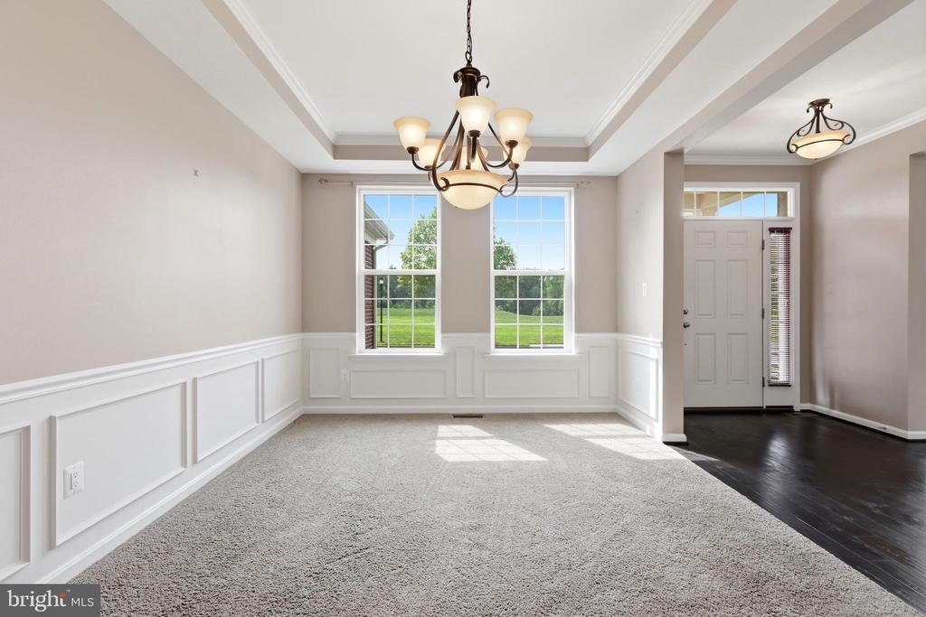 2700 LAKE FOREST DRIVE