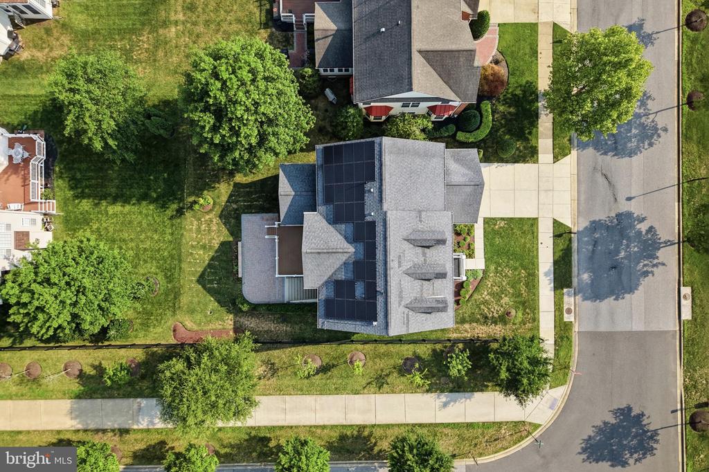 2700 LAKE FOREST DRIVE