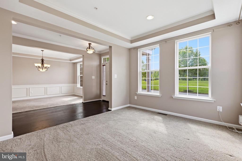 2700 LAKE FOREST DRIVE