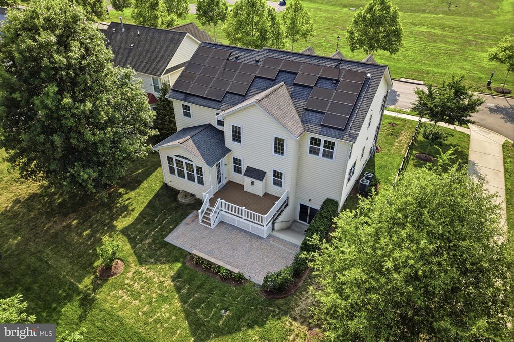 2700 LAKE FOREST DRIVE