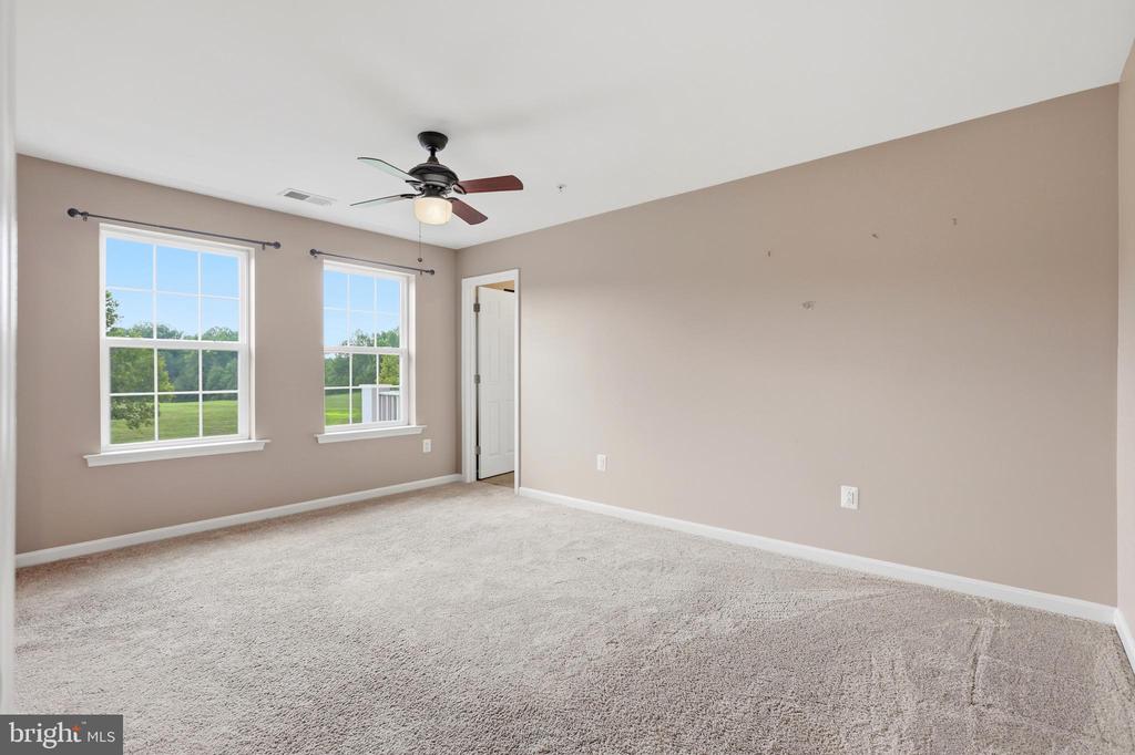 2700 LAKE FOREST DRIVE