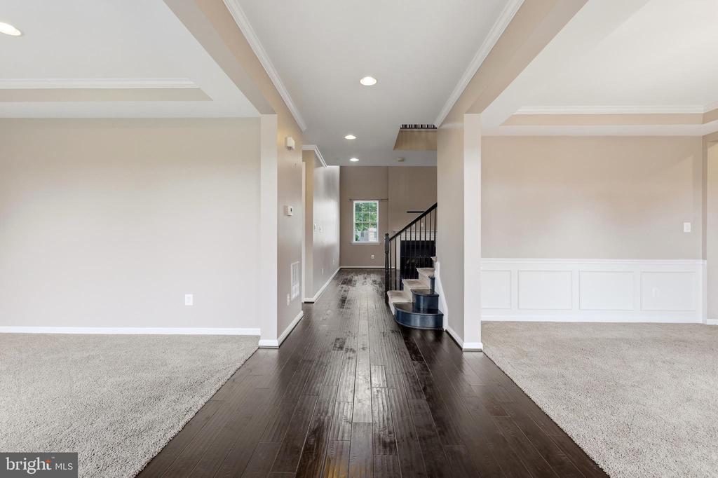 2700 LAKE FOREST DRIVE