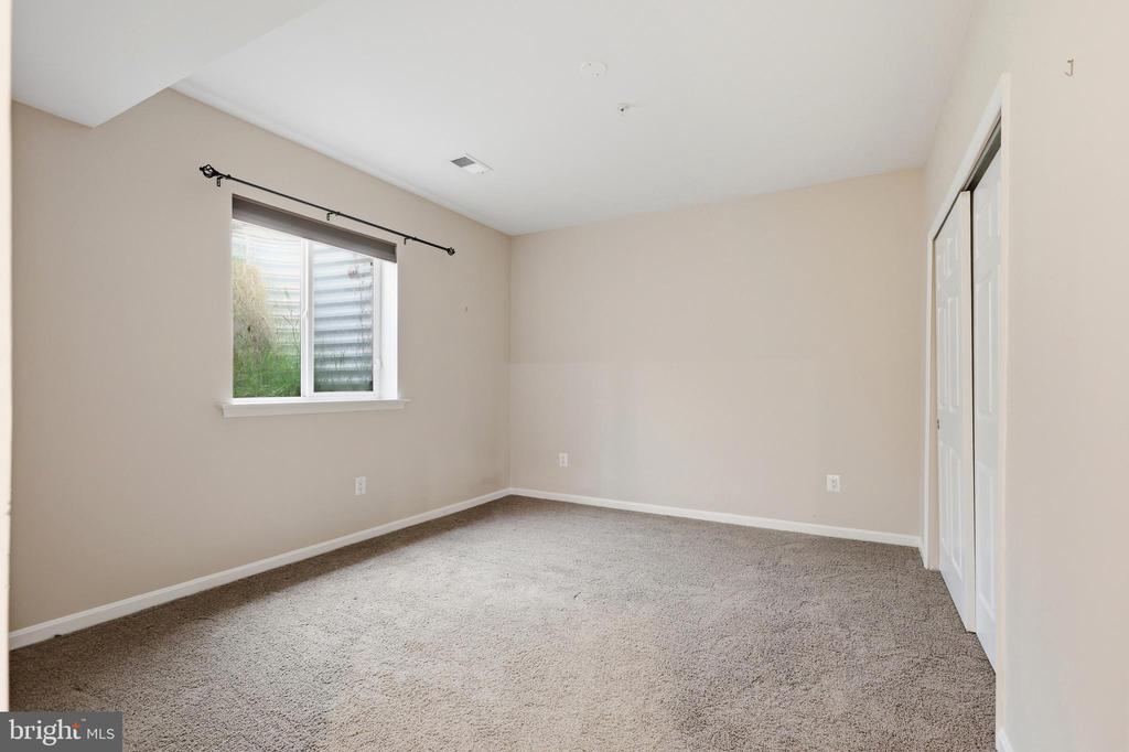 2700 LAKE FOREST DRIVE