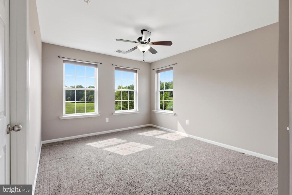 2700 LAKE FOREST DRIVE