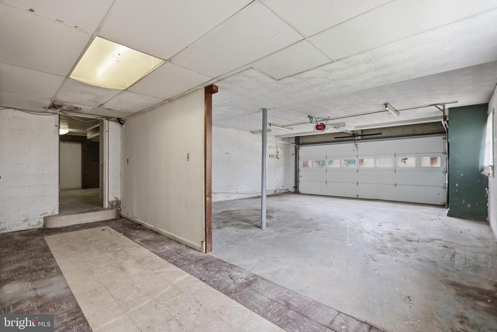907 LURAY PLACE
