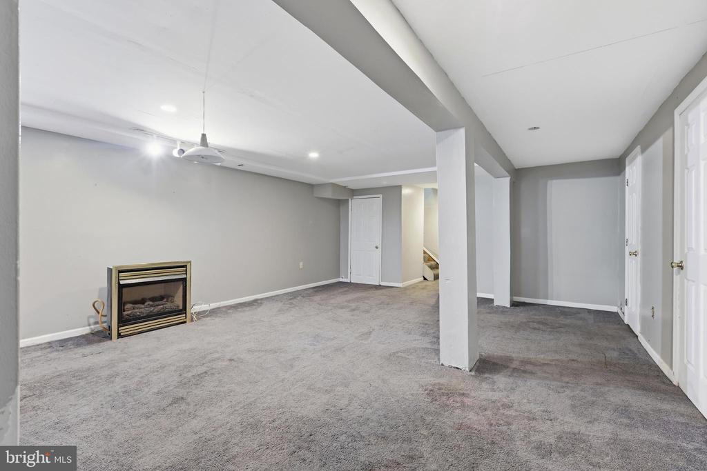 7902 CLAUDIA DRIVE