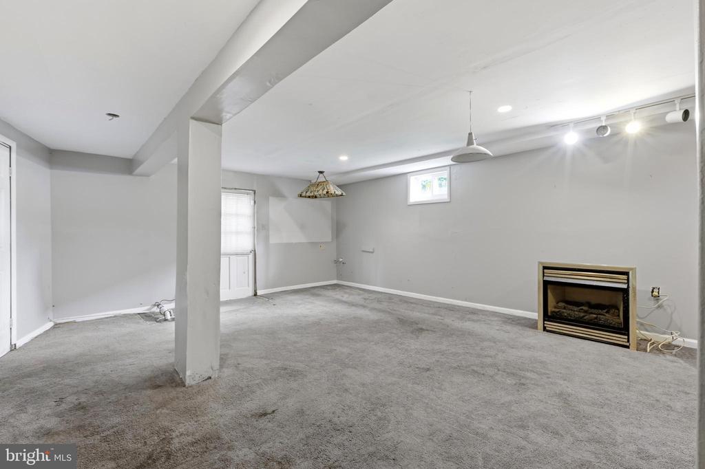 7902 CLAUDIA DRIVE