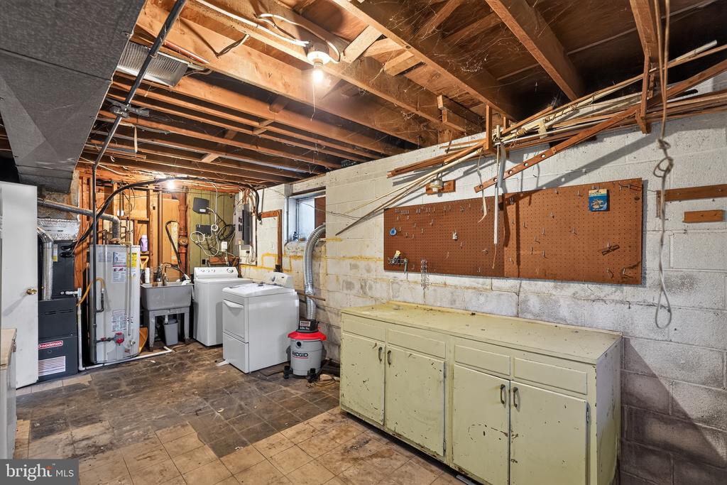 1917 GLENDORA DRIVE