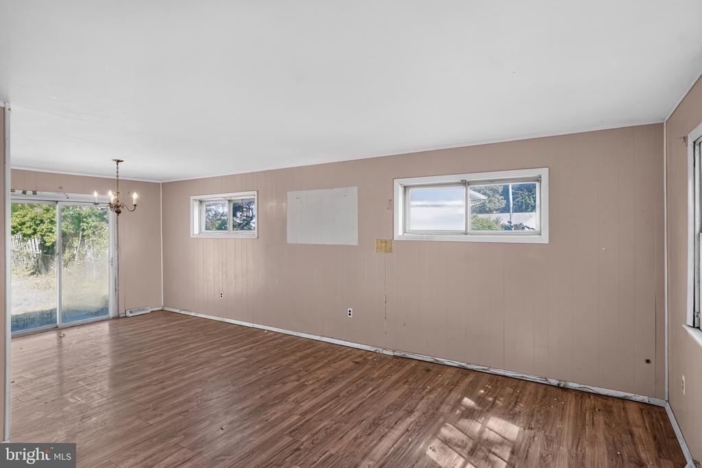 1917 GLENDORA DRIVE
