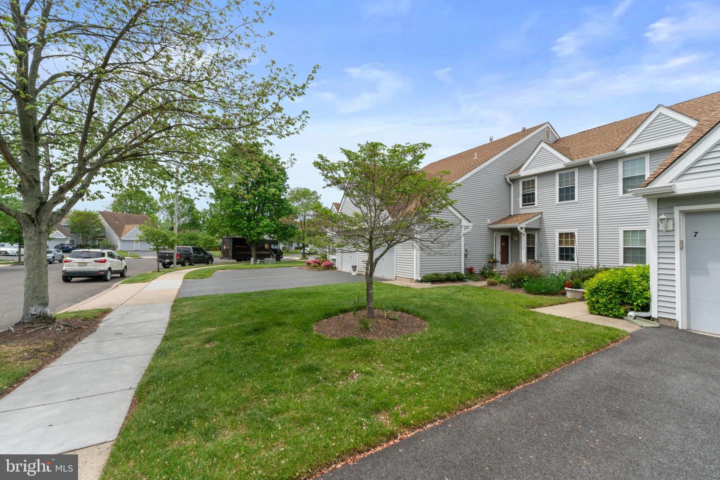 9 Hemlock Ct