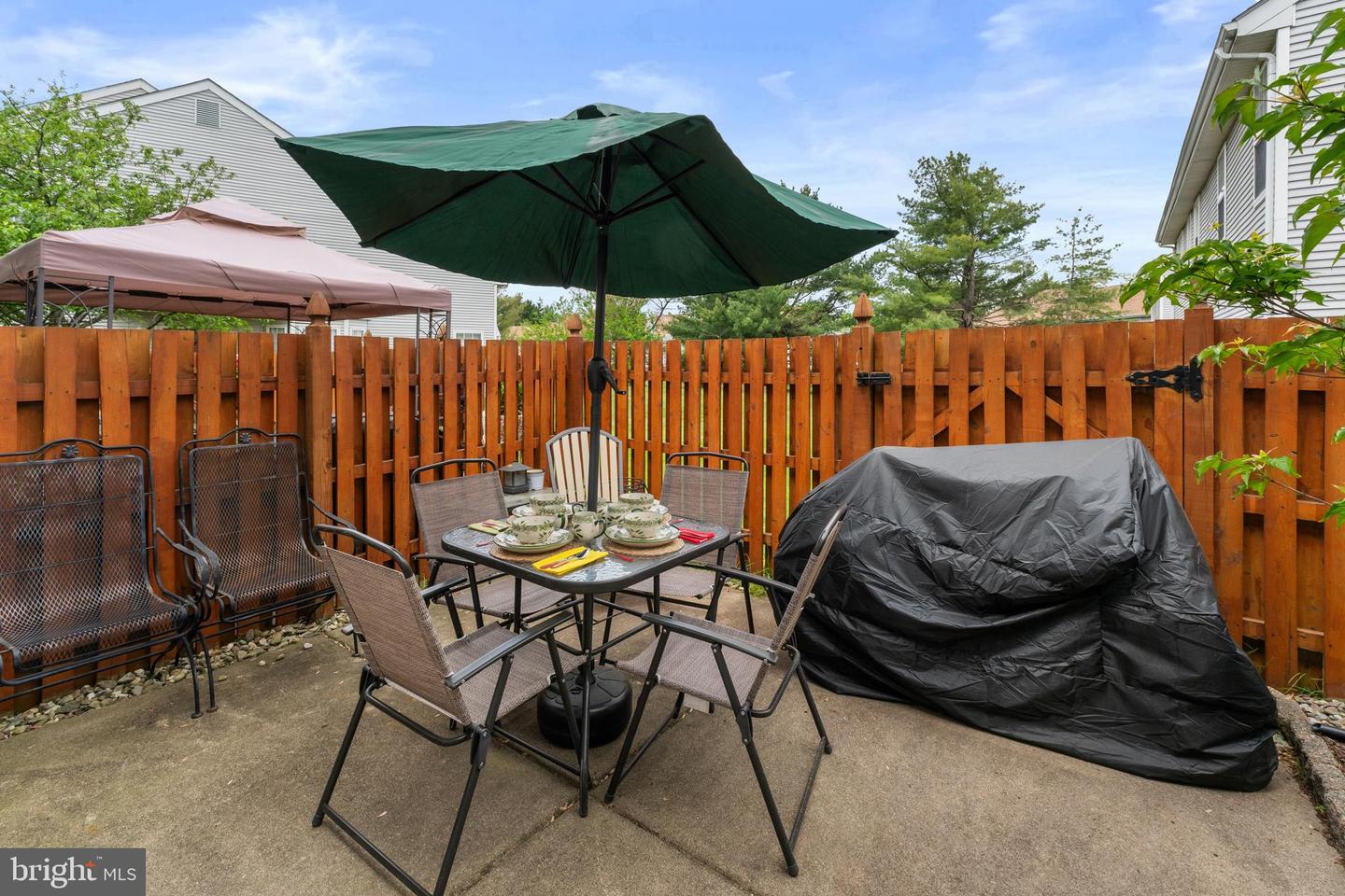 9 Hemlock Ct