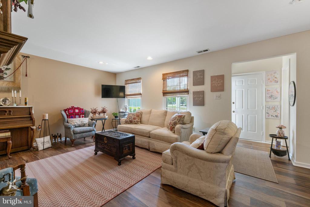 9 Hemlock Ct