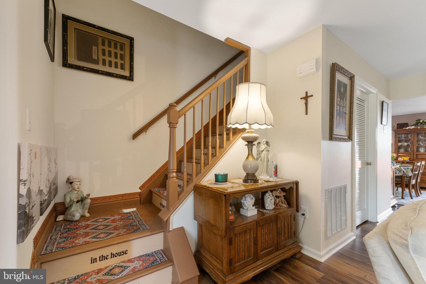 9 Hemlock Ct