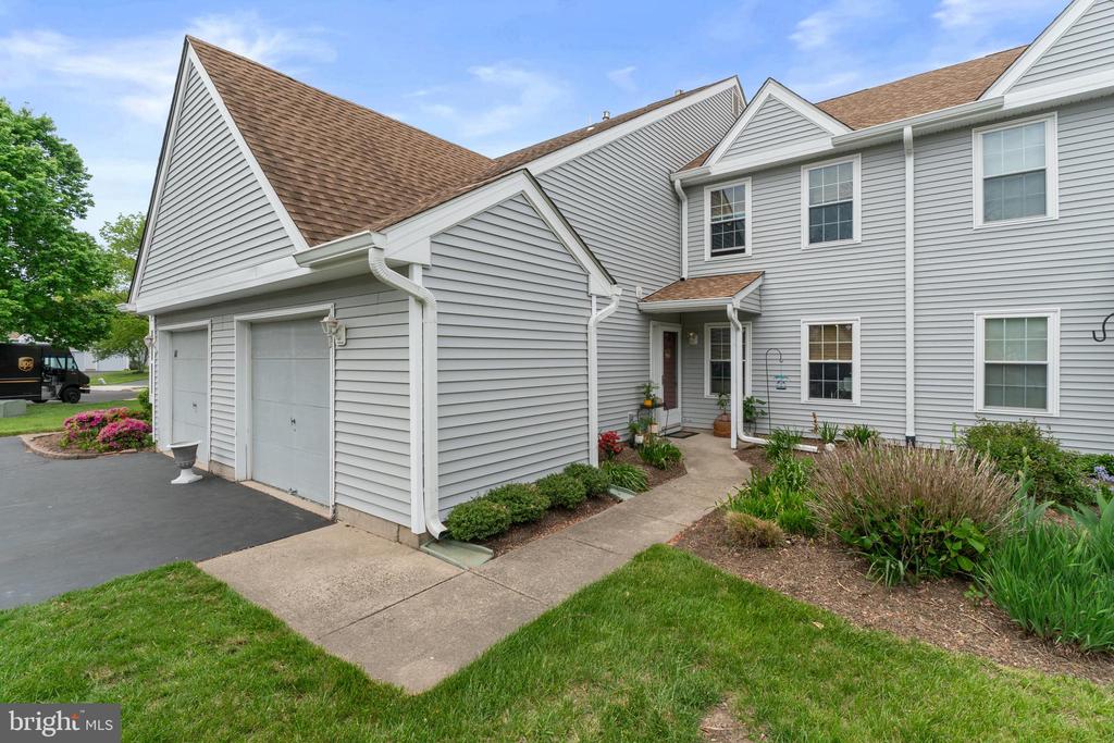 9 Hemlock Ct