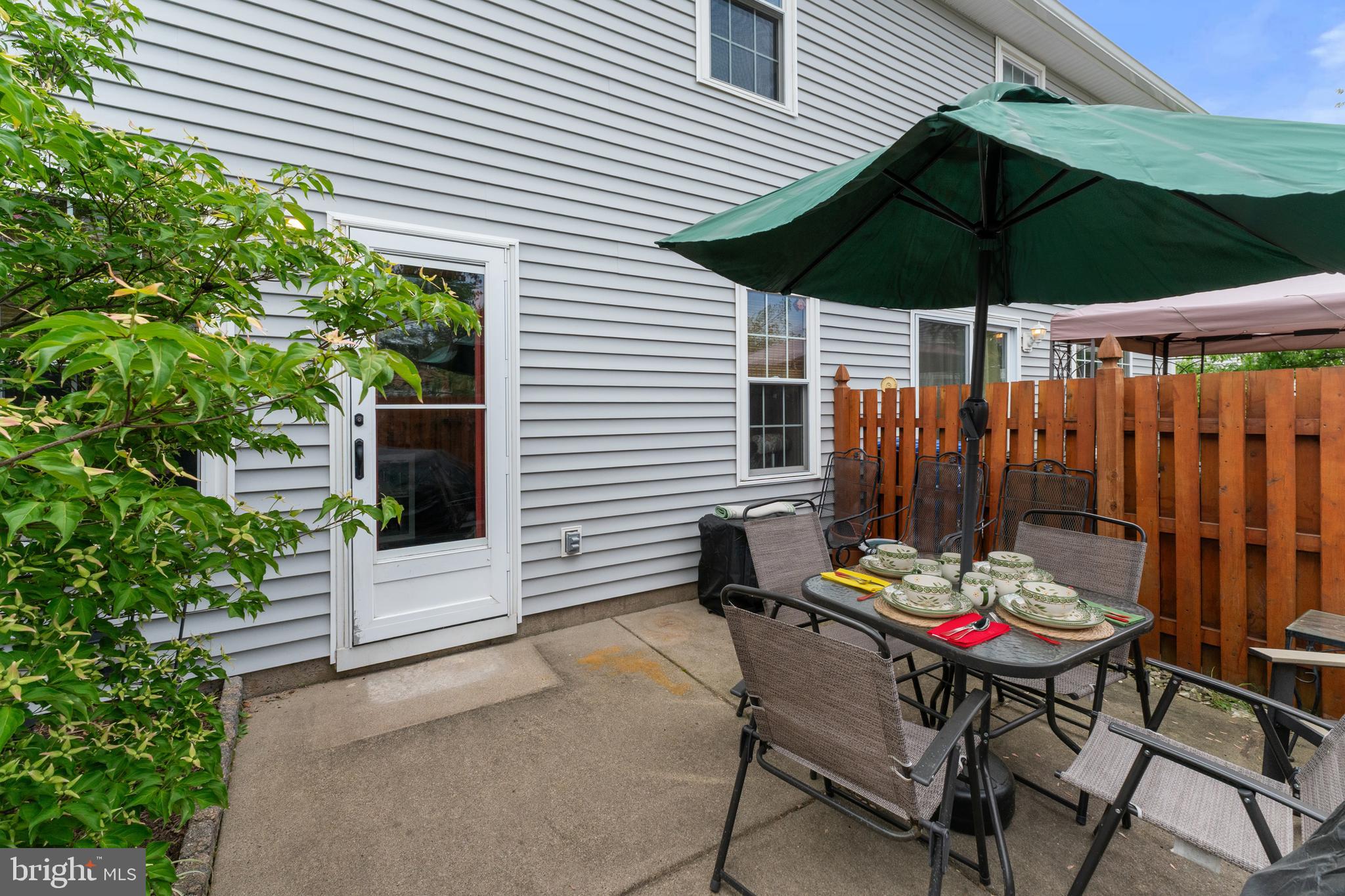 9 Hemlock Ct