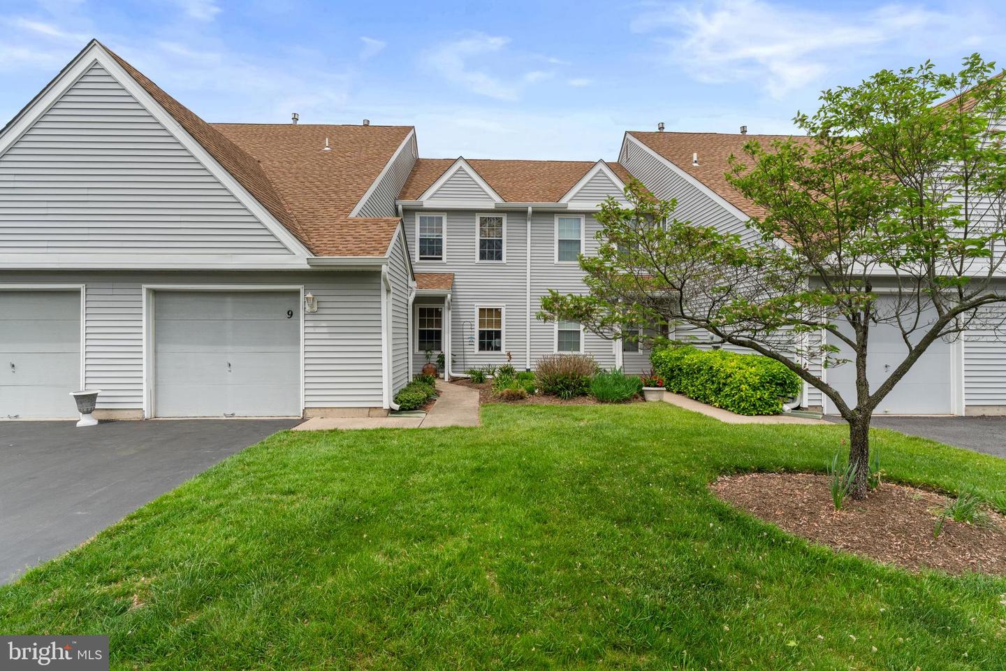 9 Hemlock Ct