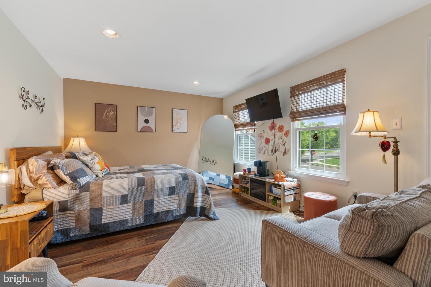 9 Hemlock Ct