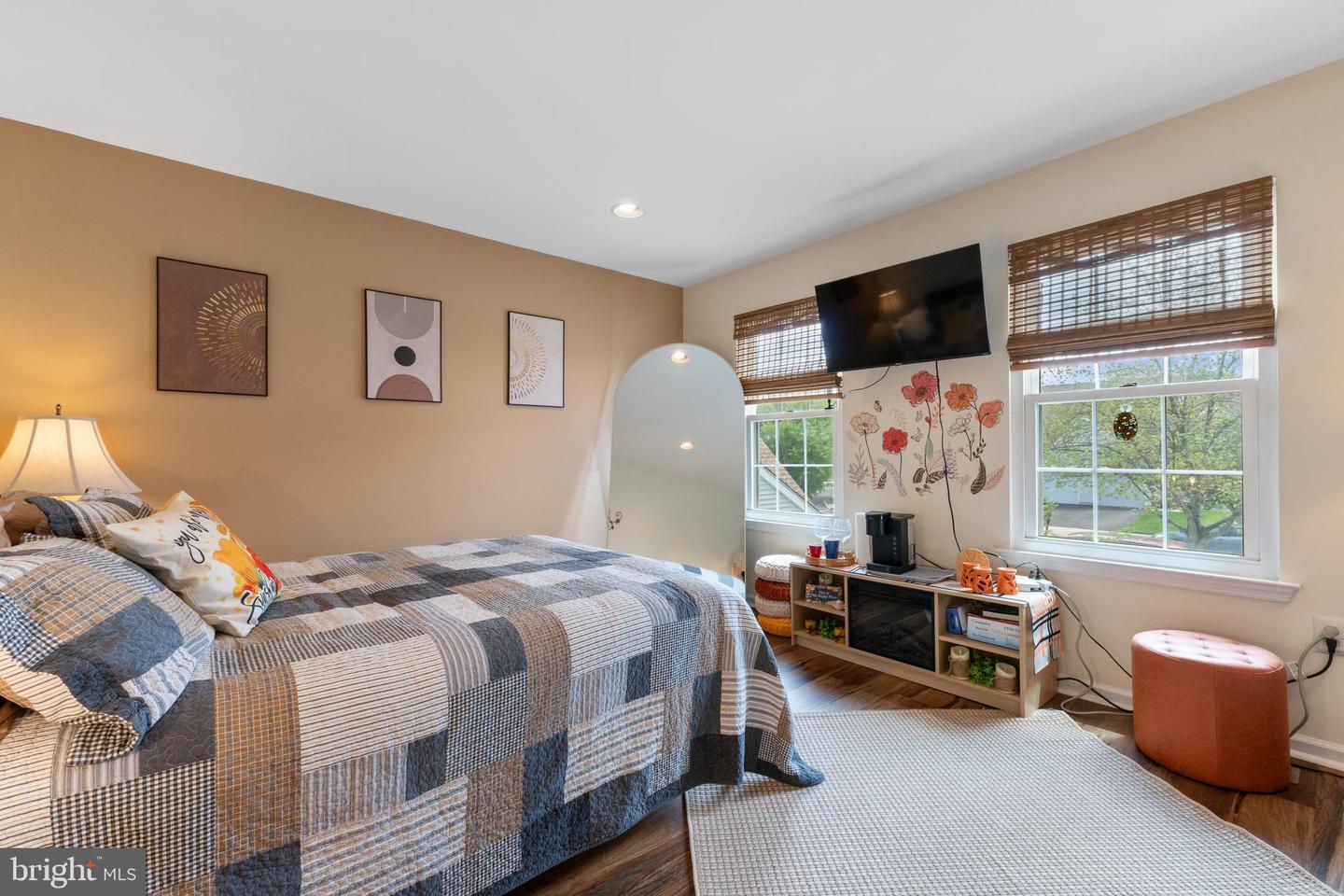 9 Hemlock Ct