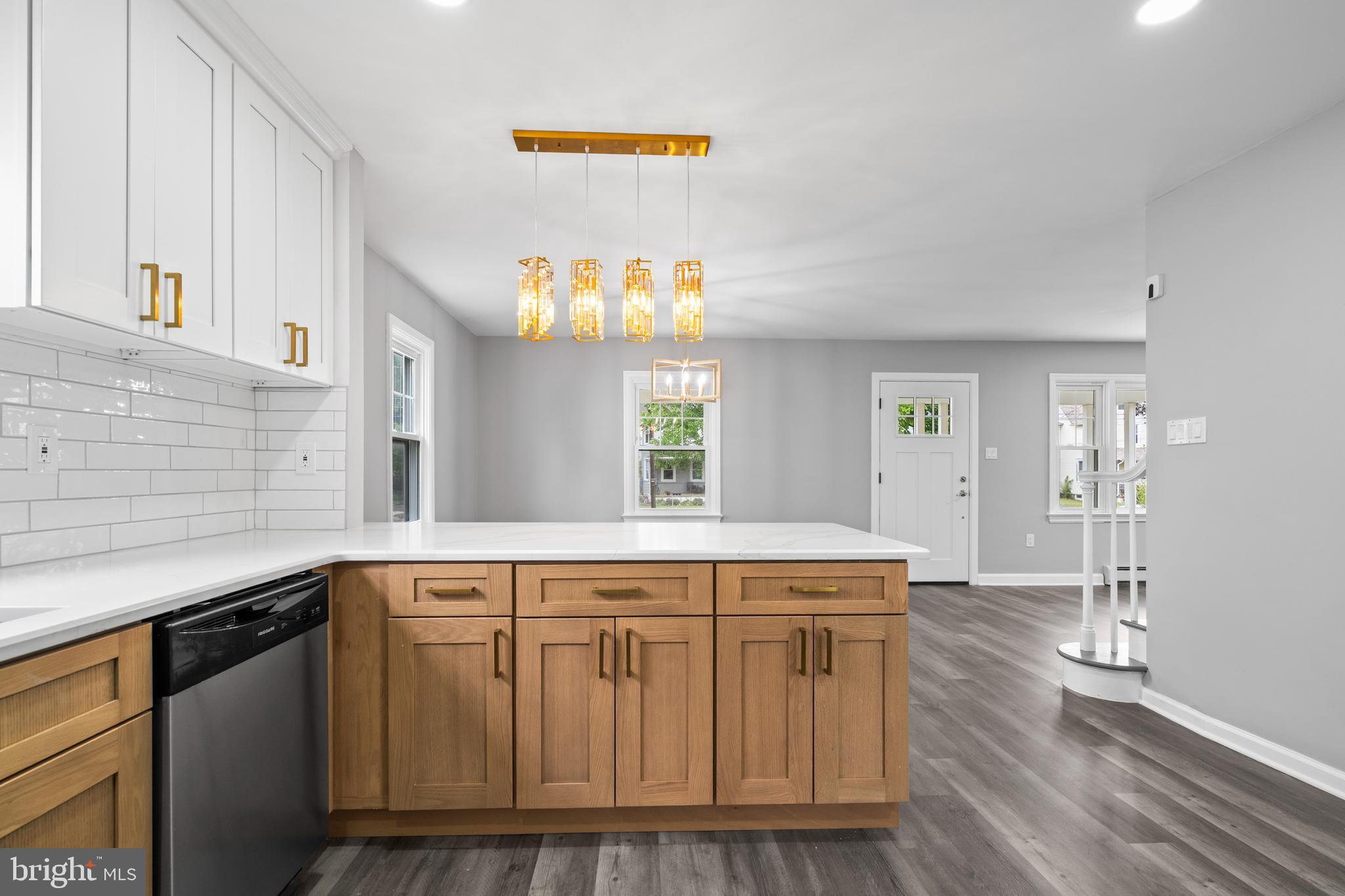 131 LIPPINCOTT AVENUE