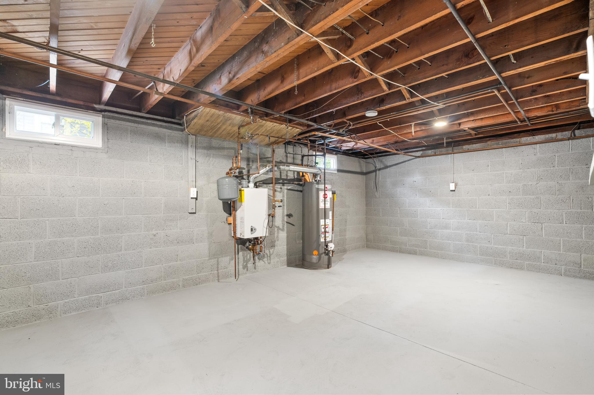 131 LIPPINCOTT AVENUE