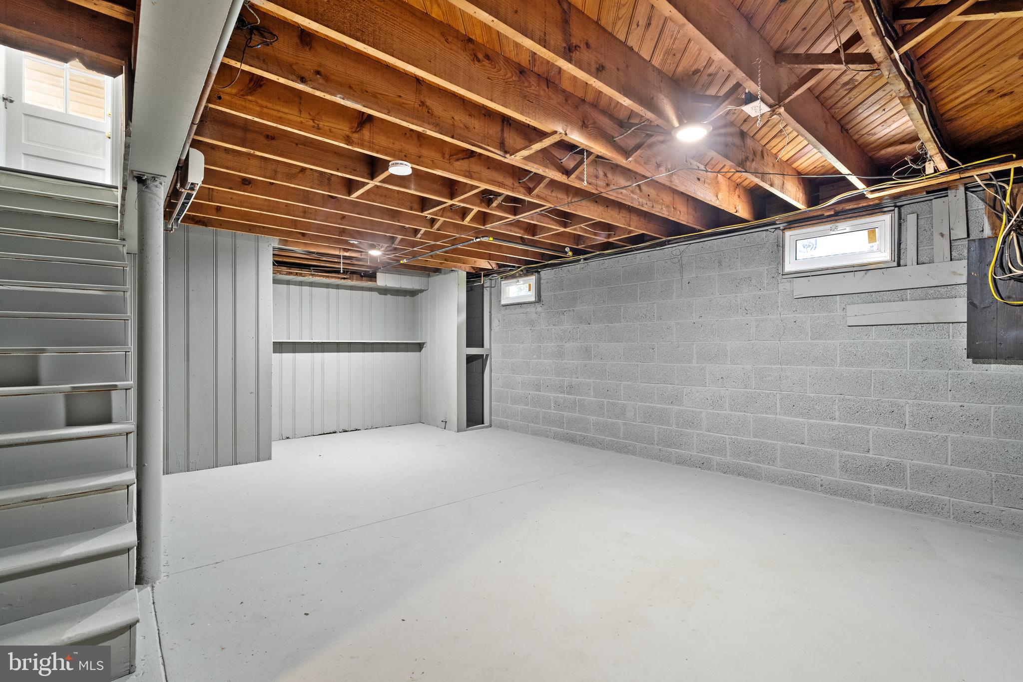 131 LIPPINCOTT AVENUE