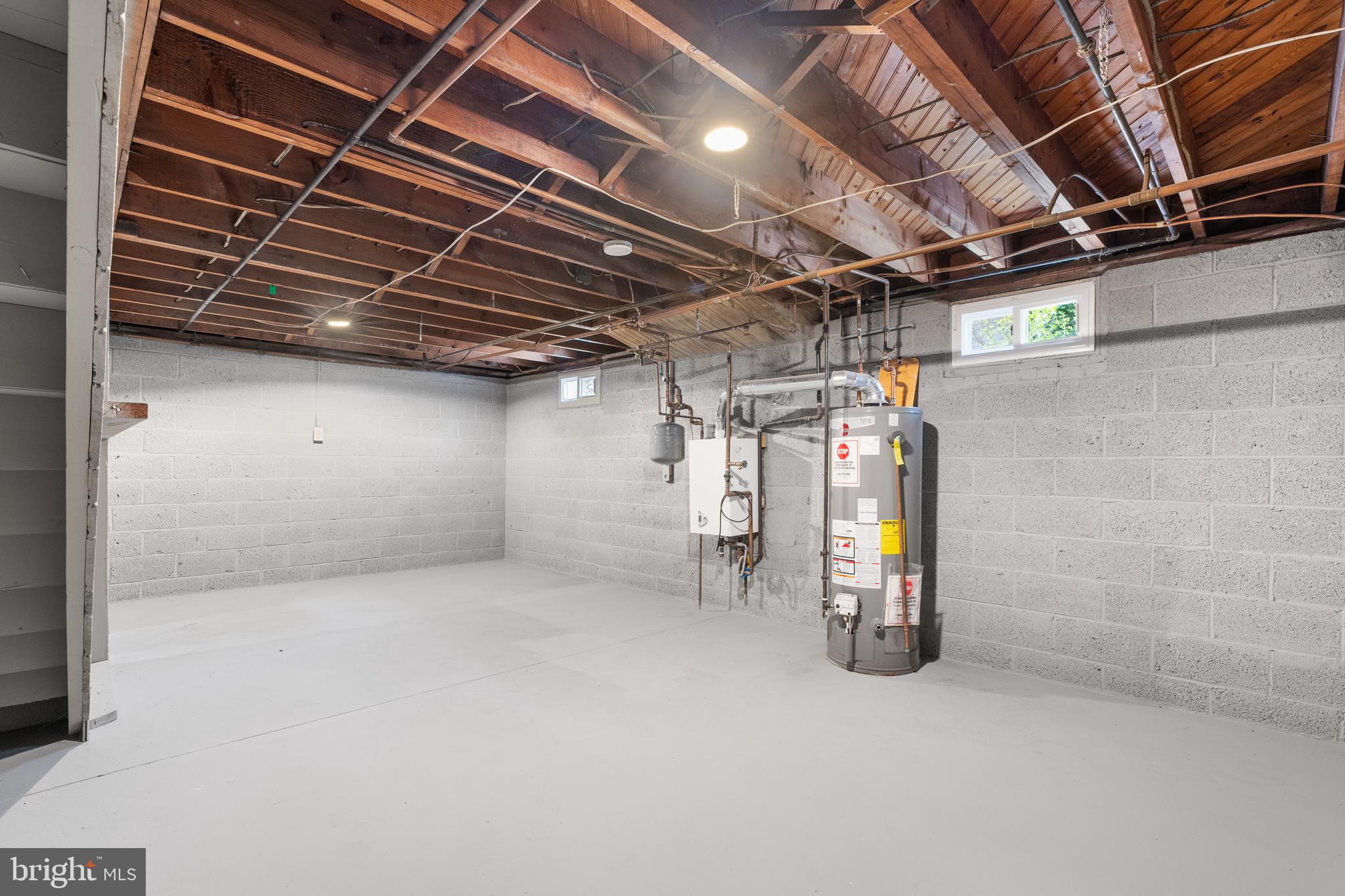 131 LIPPINCOTT AVENUE