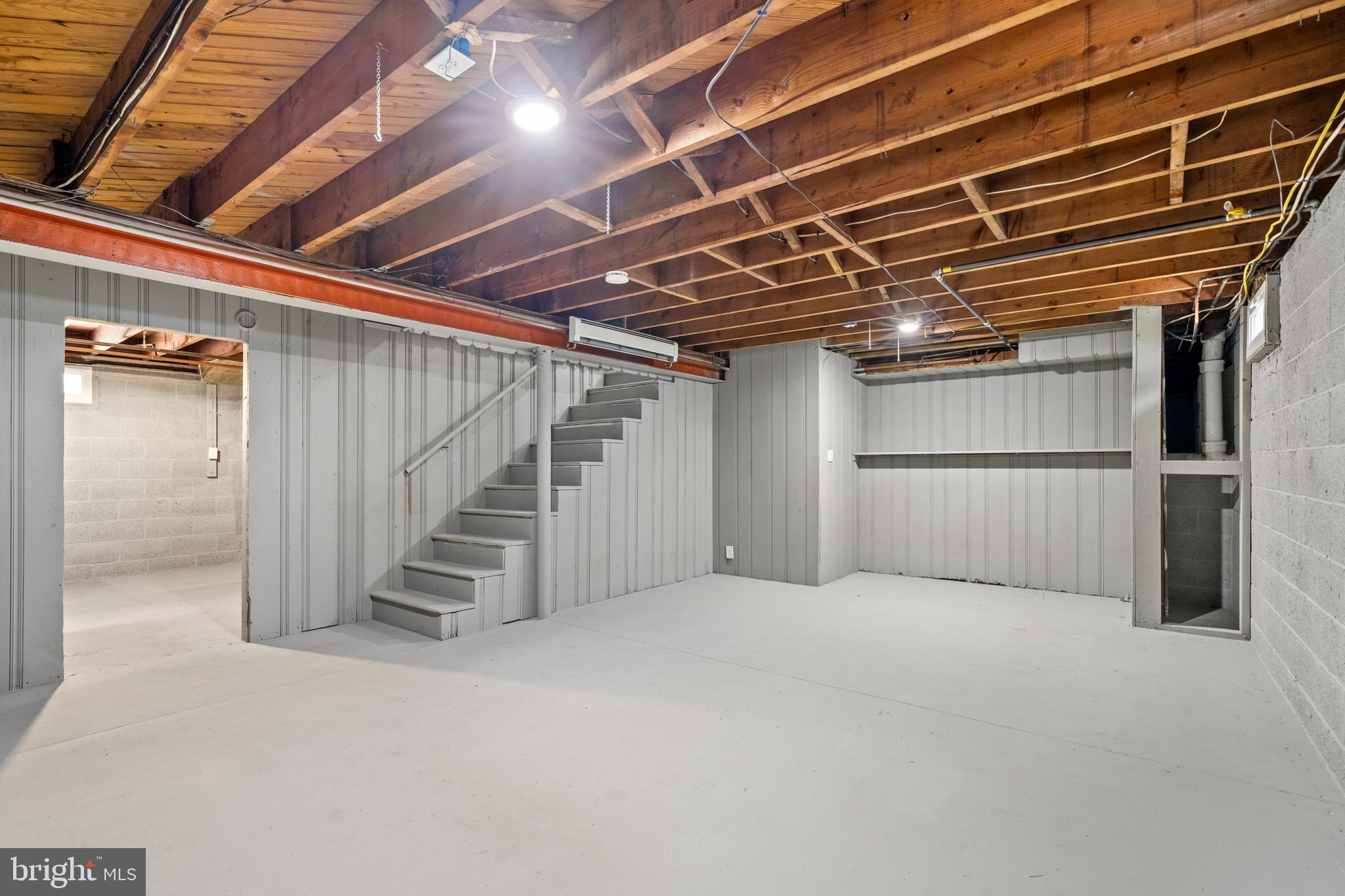 131 LIPPINCOTT AVENUE