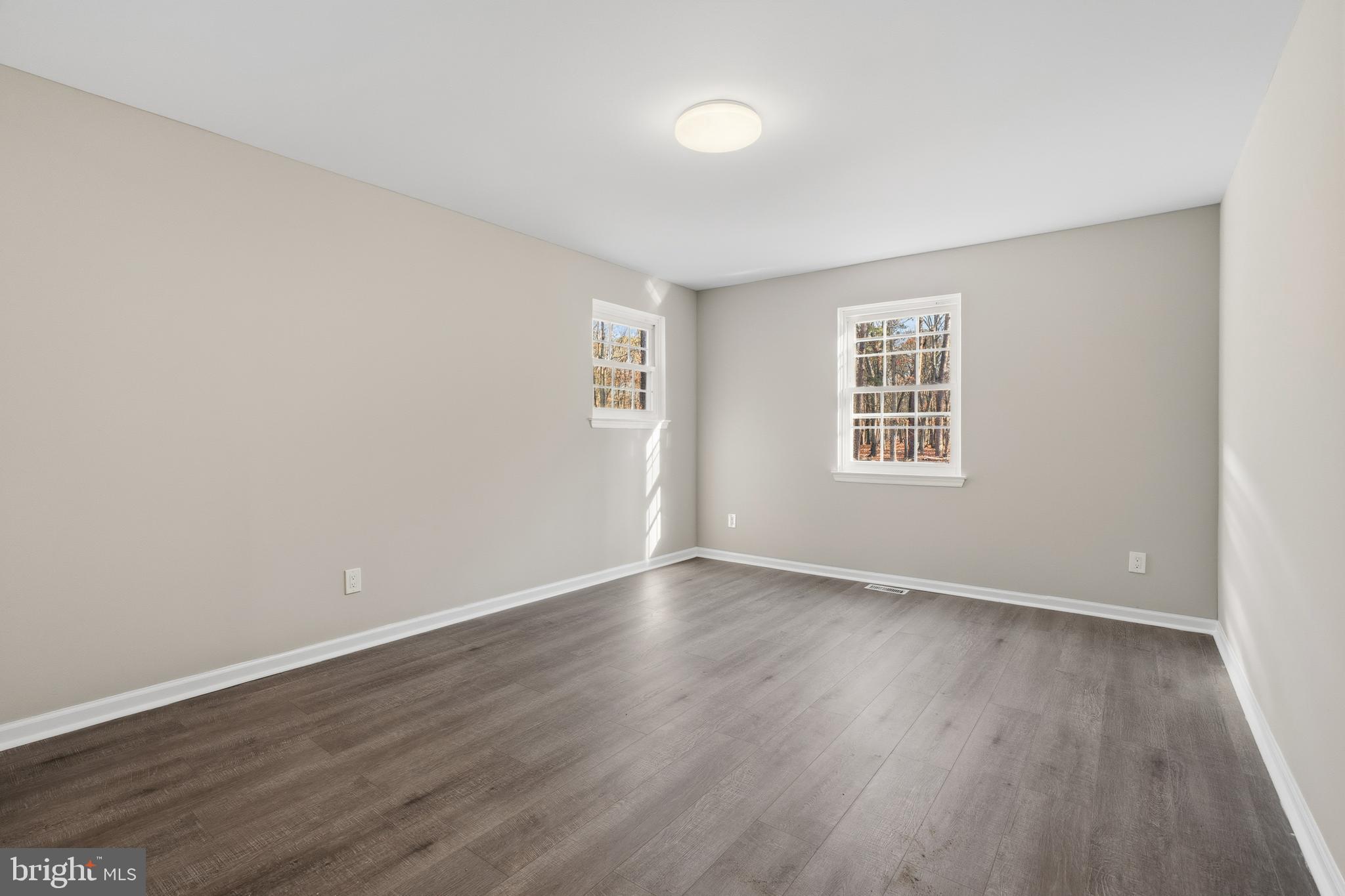 221 OAK LANE