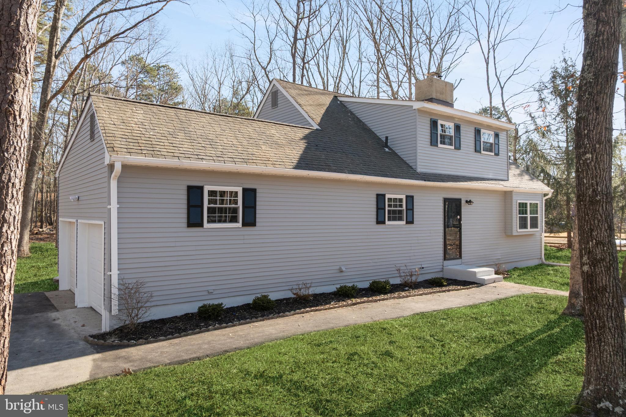 221 OAK LANE