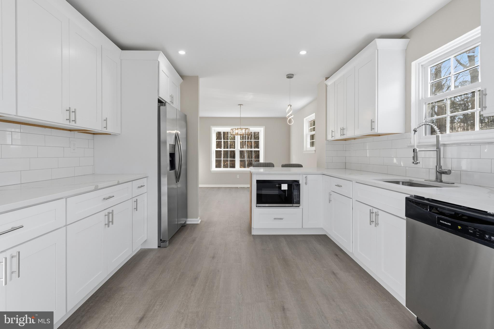 221 OAK LANE