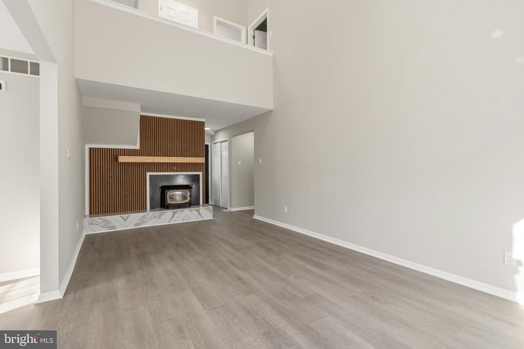 221 OAK LANE