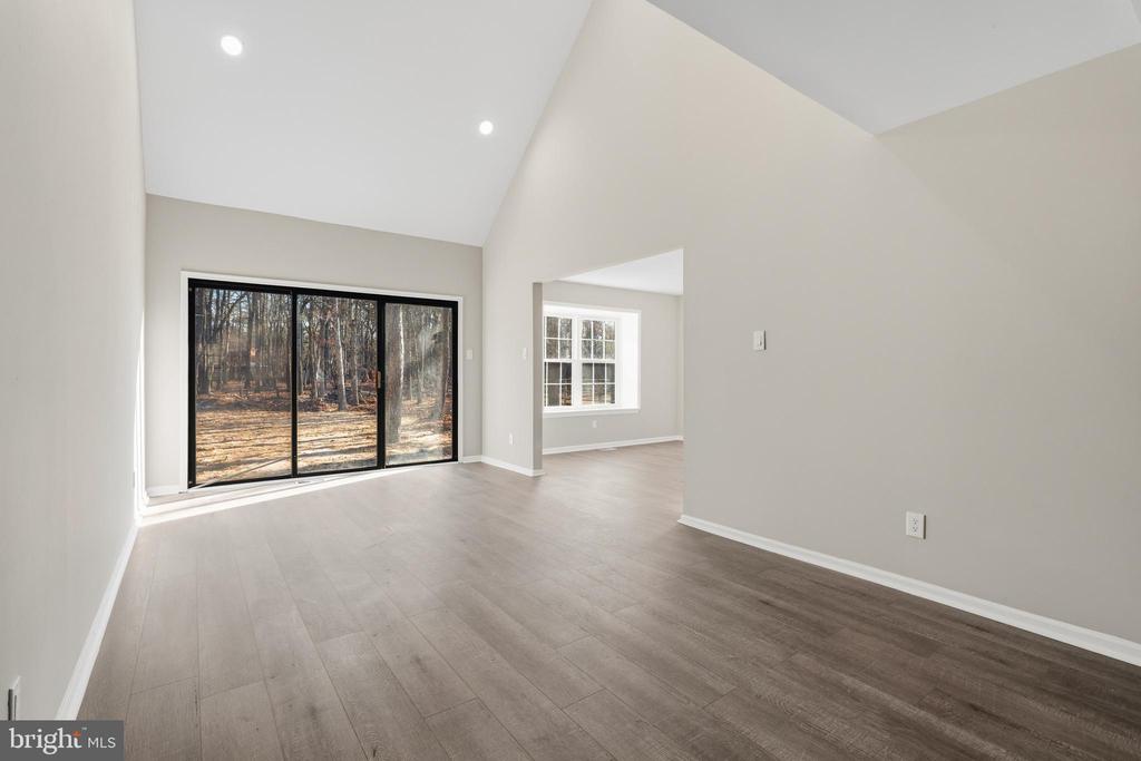 221 OAK LANE