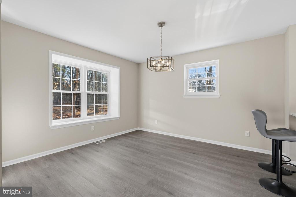 221 OAK LANE