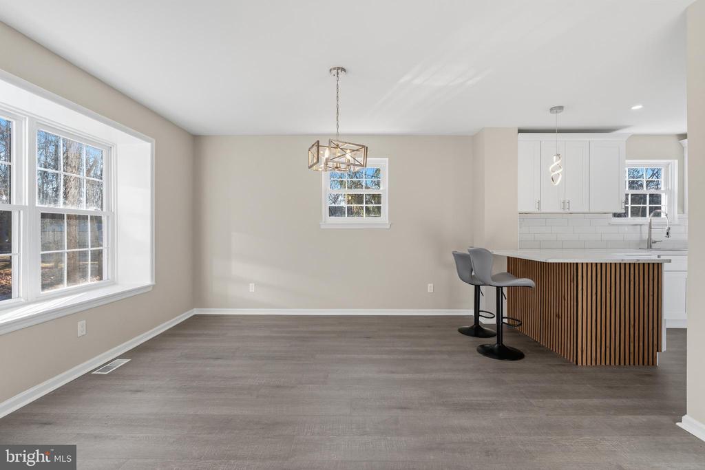 221 OAK LANE