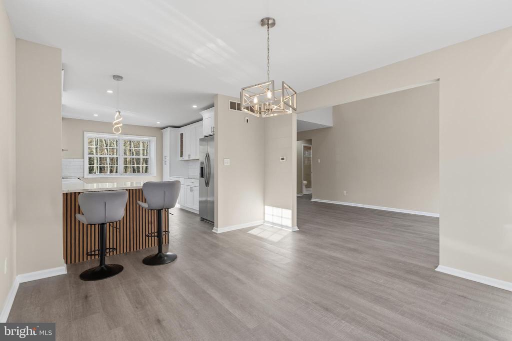 221 OAK LANE