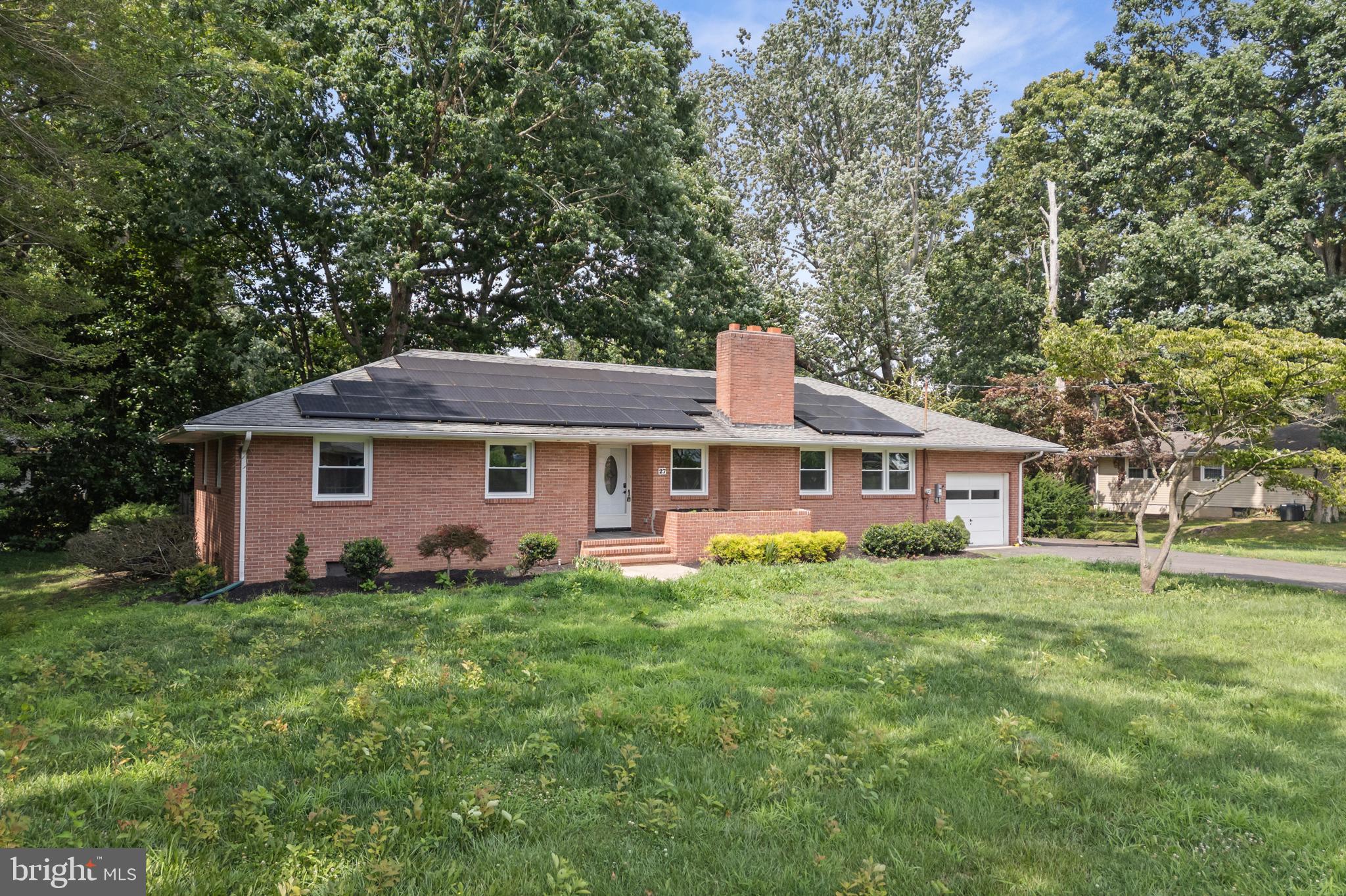 27 Woodcrest Ave