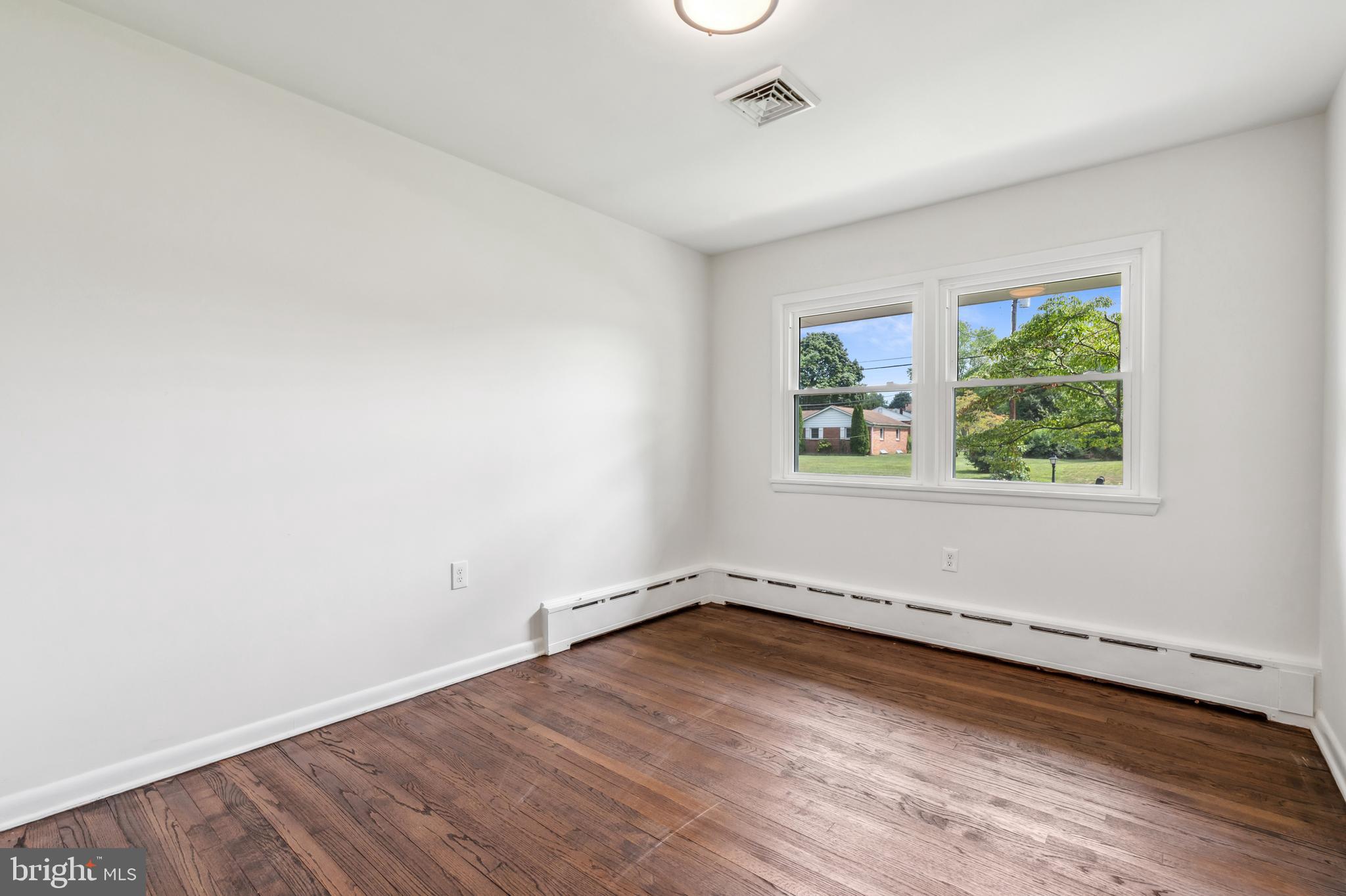 27 Woodcrest Ave