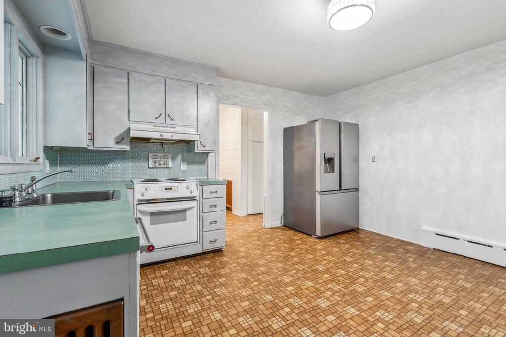 27 Woodcrest Ave