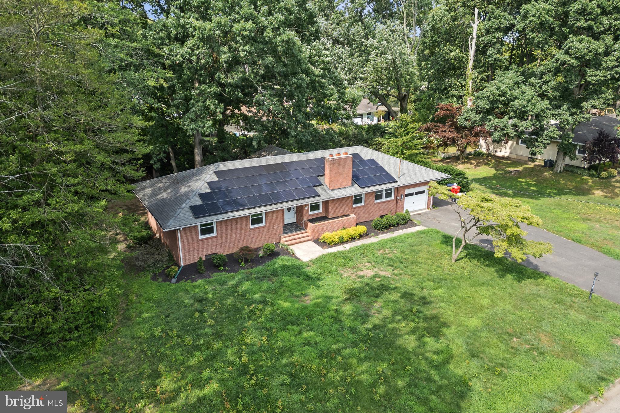 27 Woodcrest Ave