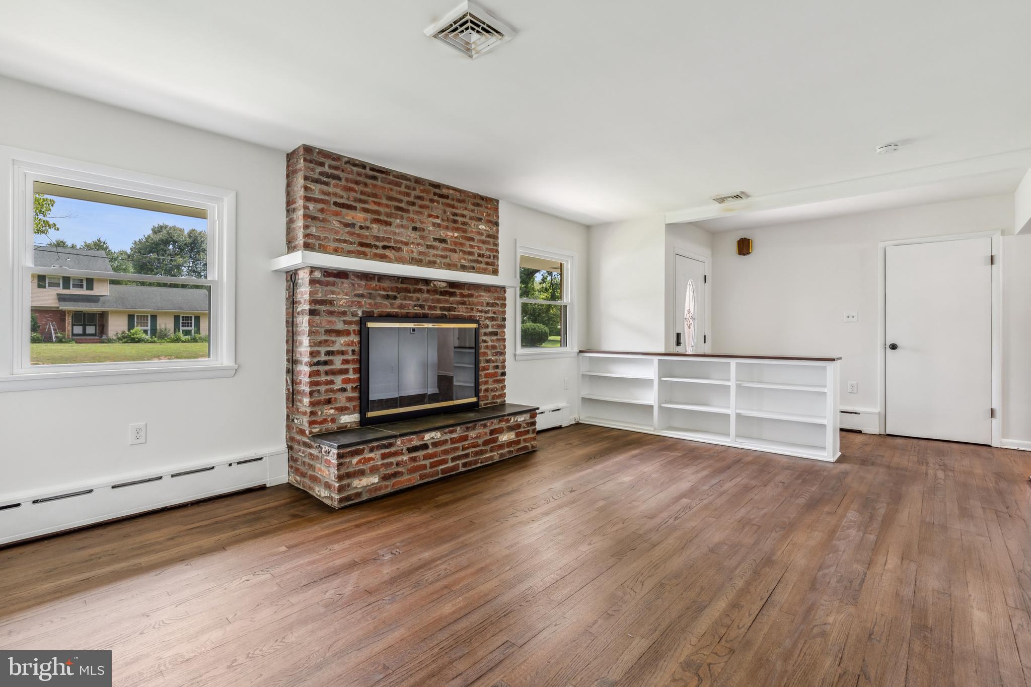 27 Woodcrest Ave