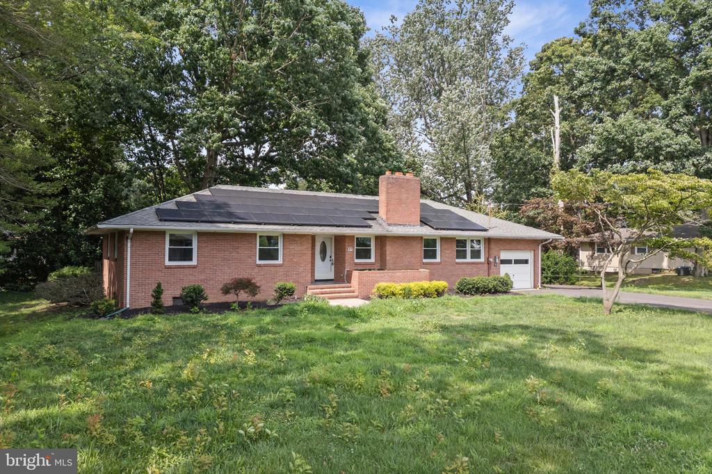 27 Woodcrest Ave
