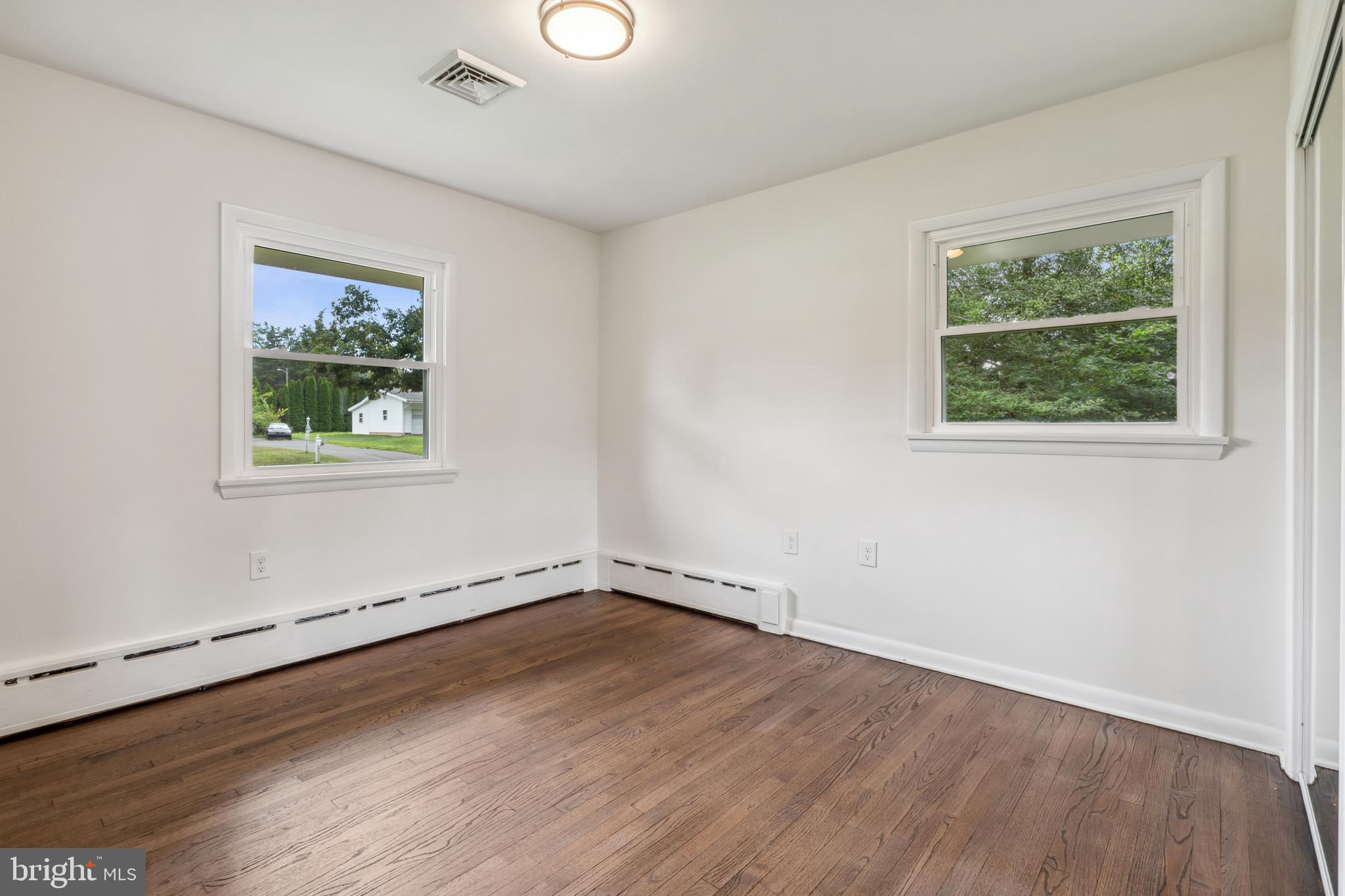 27 Woodcrest Ave