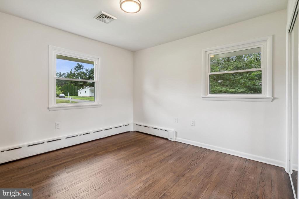 27 Woodcrest Ave