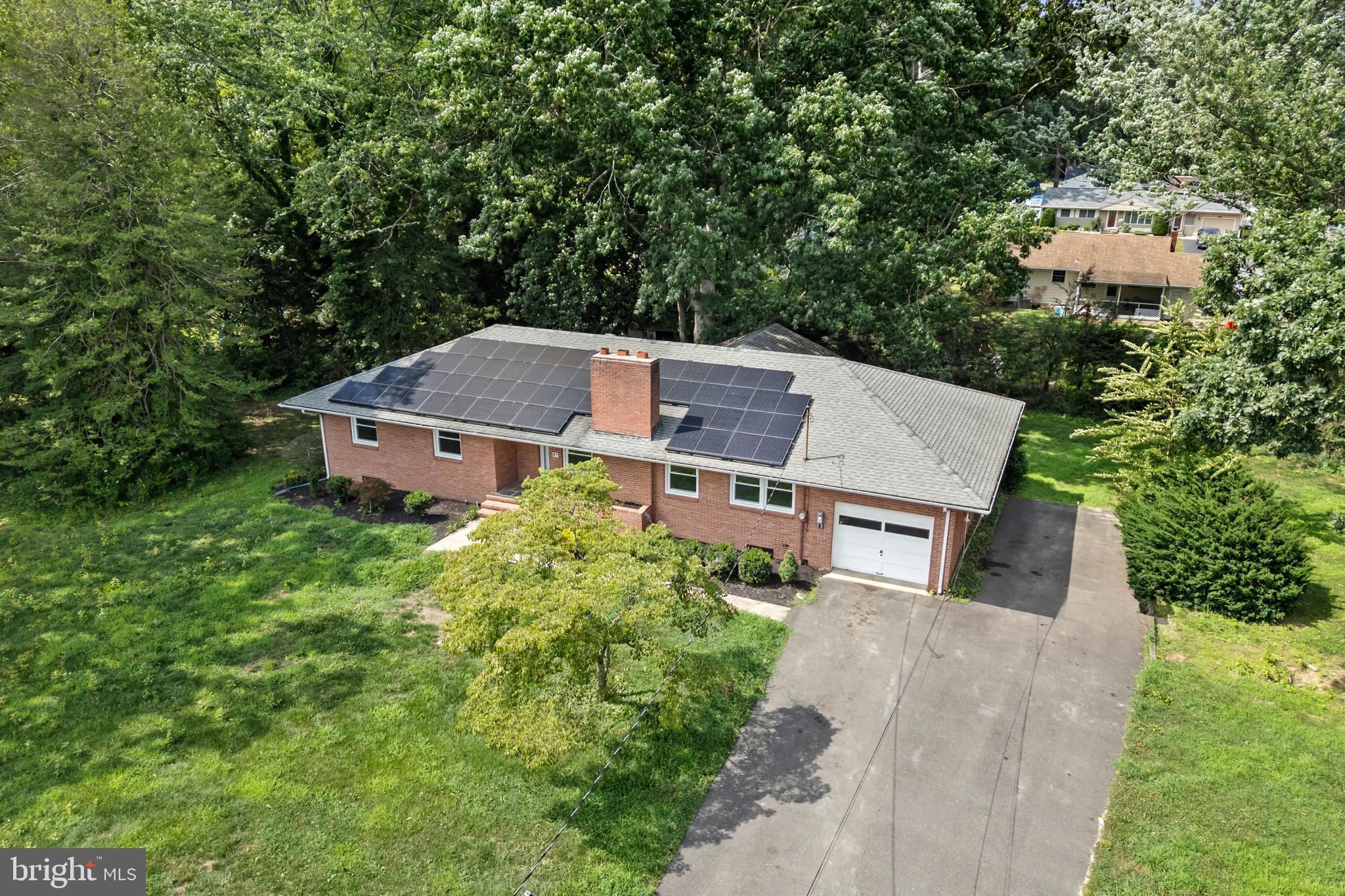 27 Woodcrest Ave