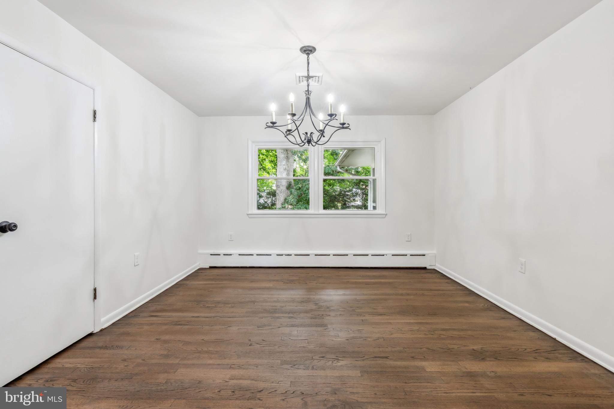 27 Woodcrest Ave
