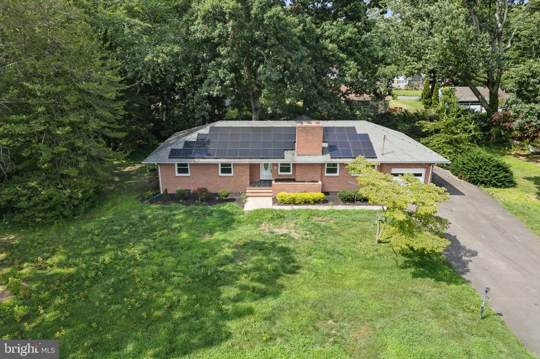 27 Woodcrest Ave