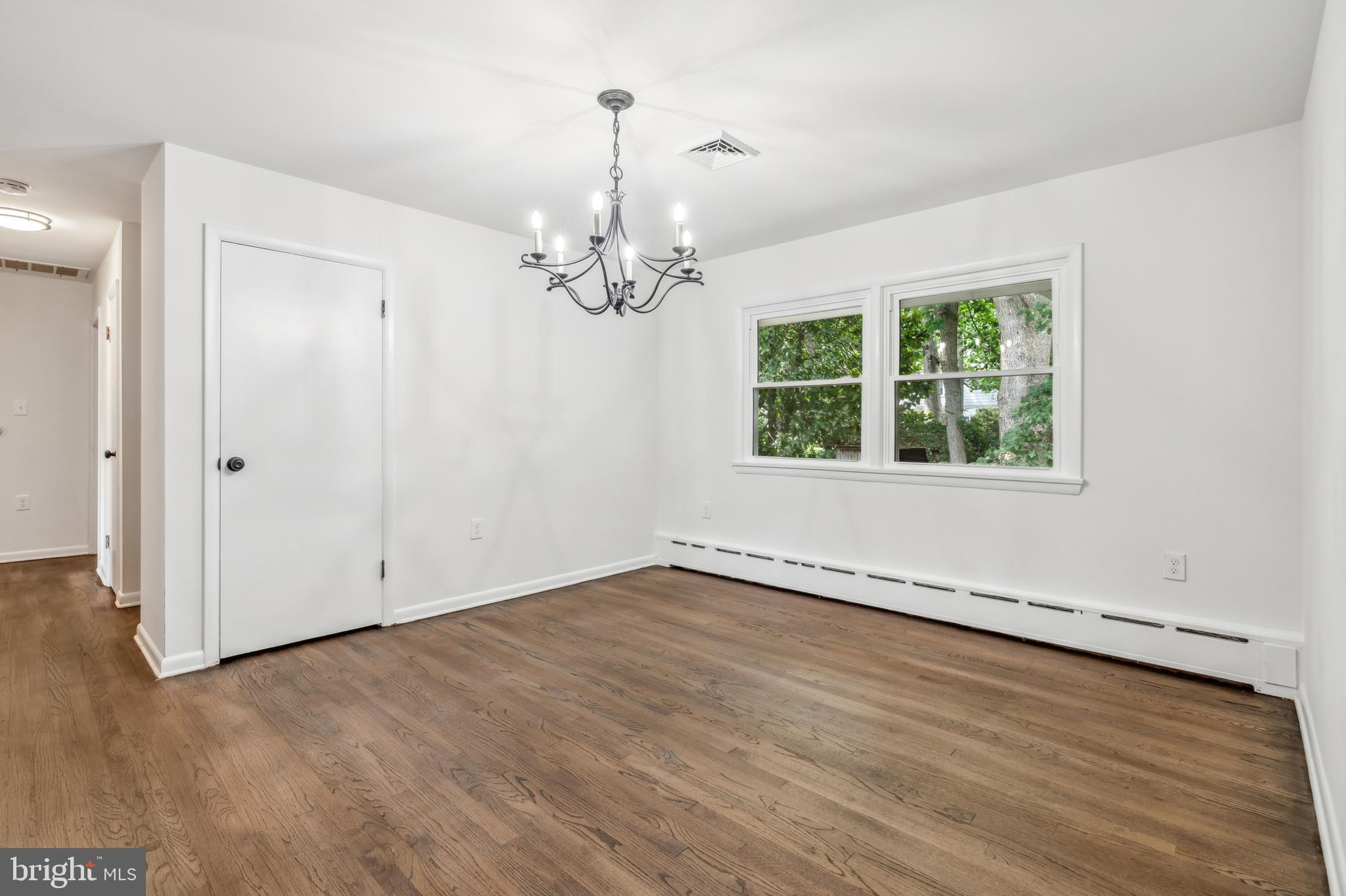 27 Woodcrest Ave