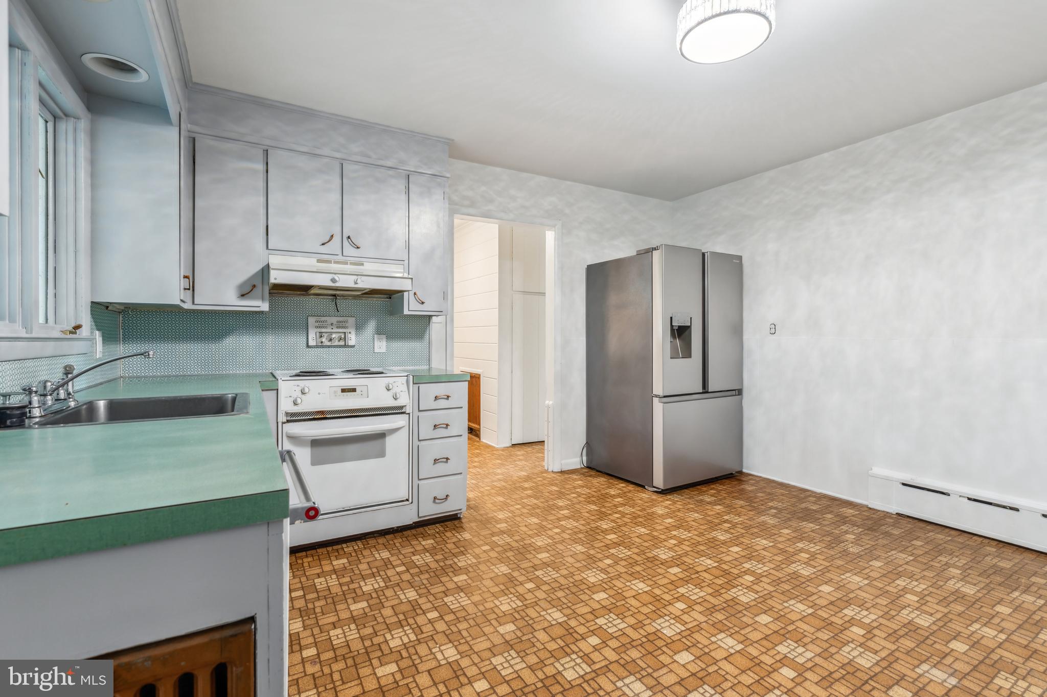 27 Woodcrest Ave