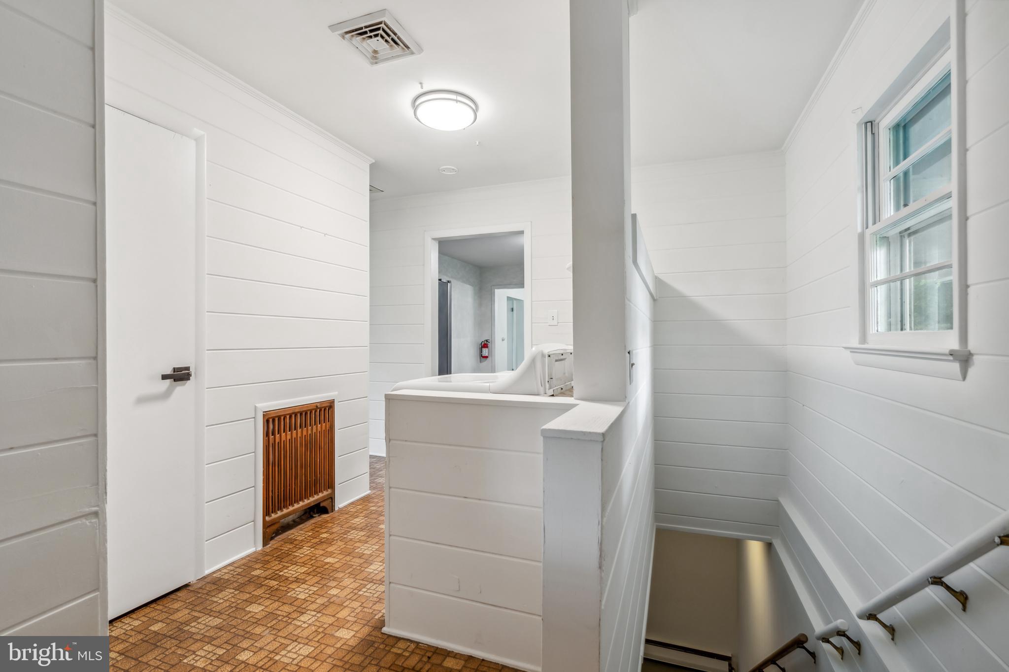 27 Woodcrest Ave