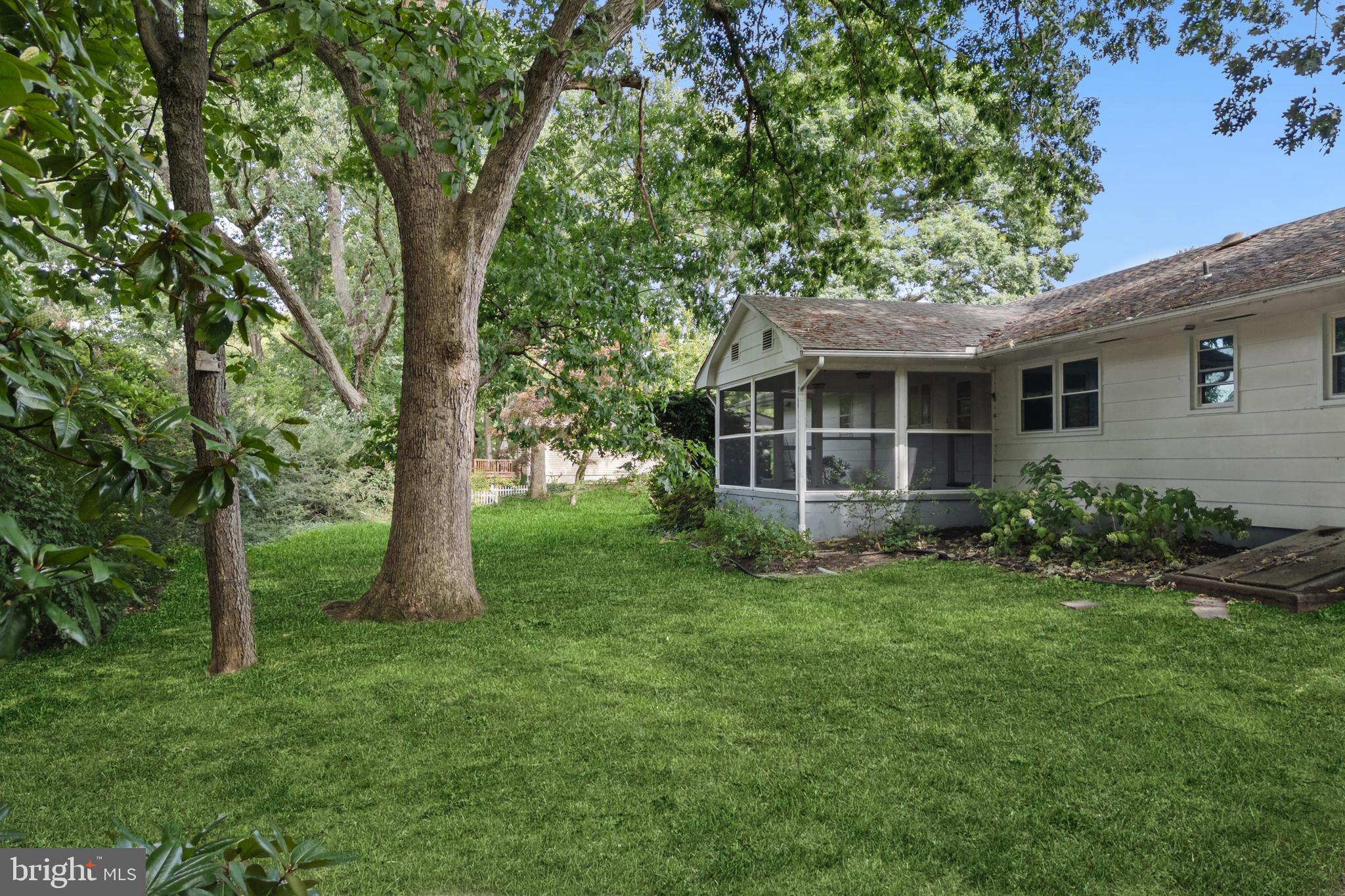 27 Woodcrest Ave